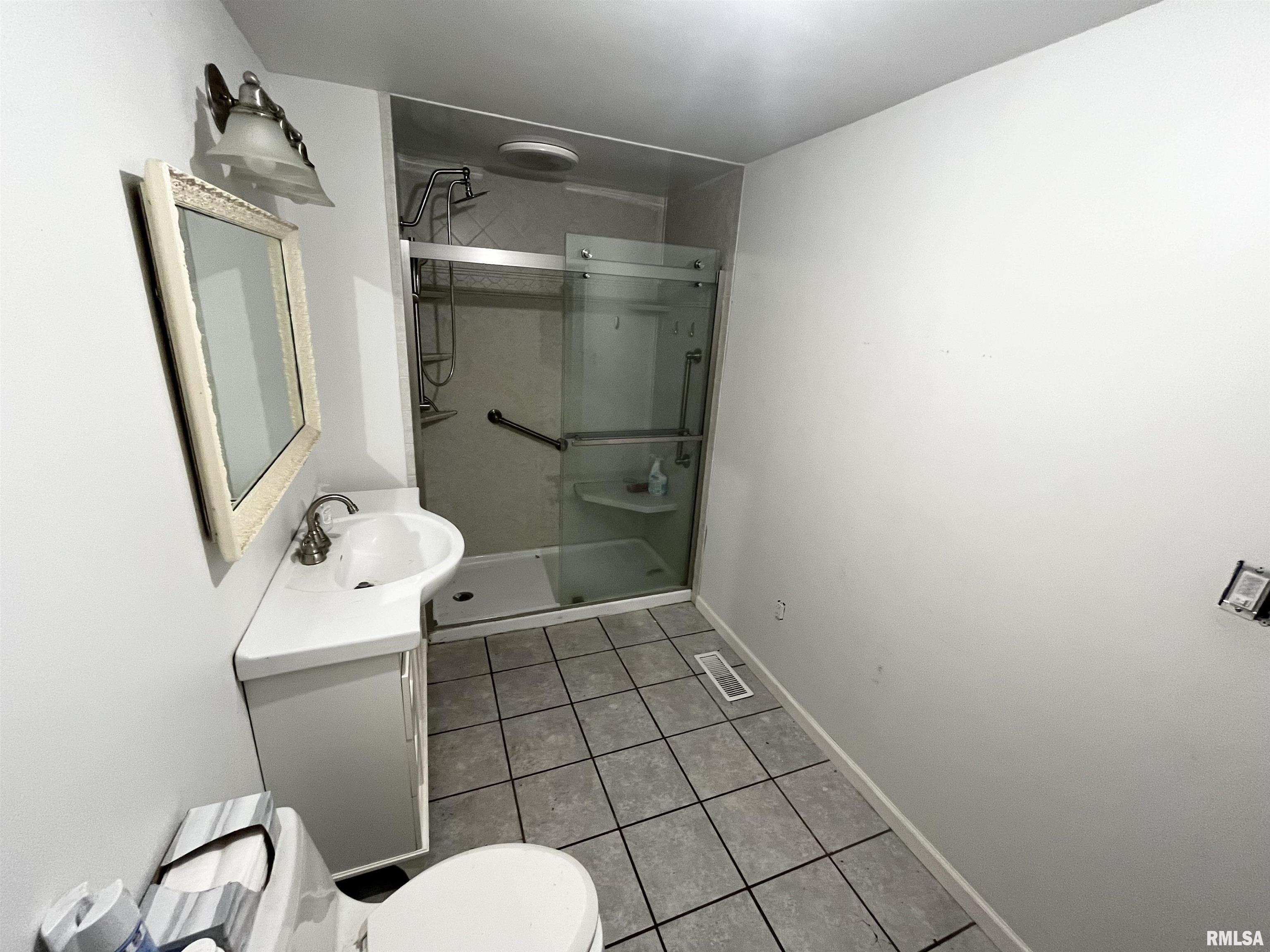 401 East 4th Street Delavan, IL 61734 - Photo 10 of 43