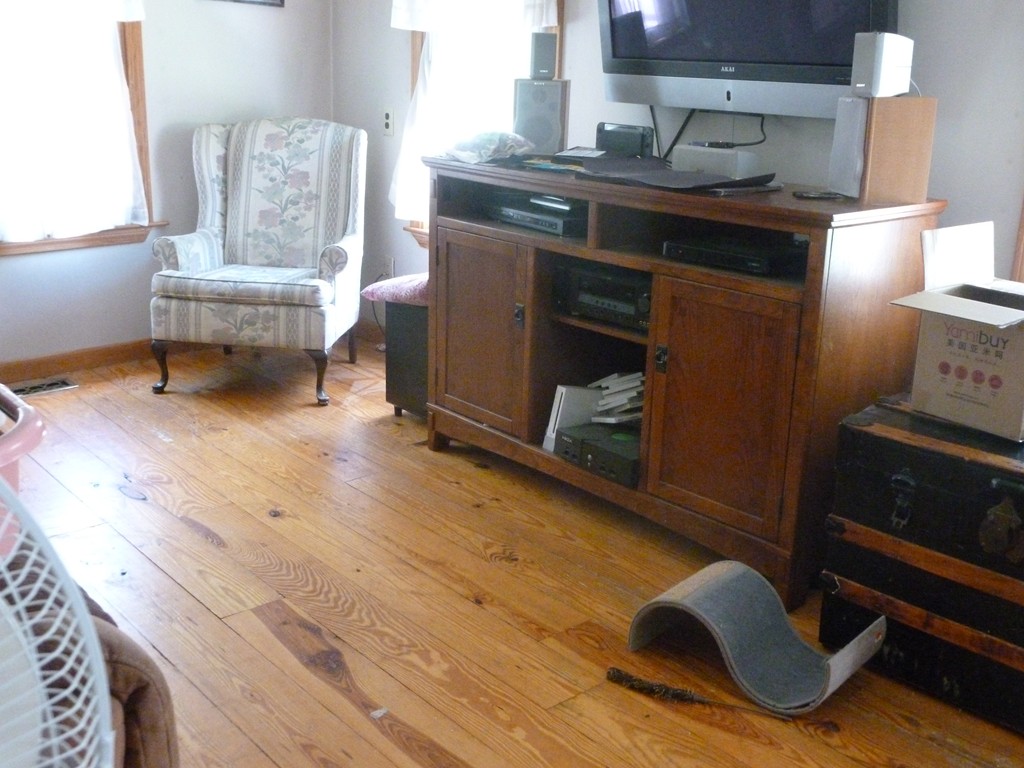 21 Townsend Harbor Road Lunenburg, MA 01462 - Photo 8 of 18 Gallery Image 8