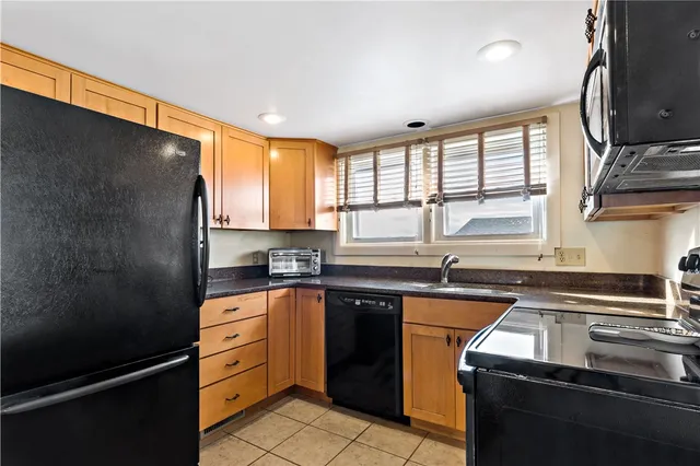 $1,850,000 | 975 Matunuck Beach Road, South Kingstown, RI 02879