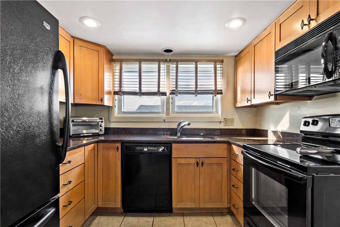 975 Matunuck Beach Road South Kingstown, RI 02879 - Photo 12 of 35