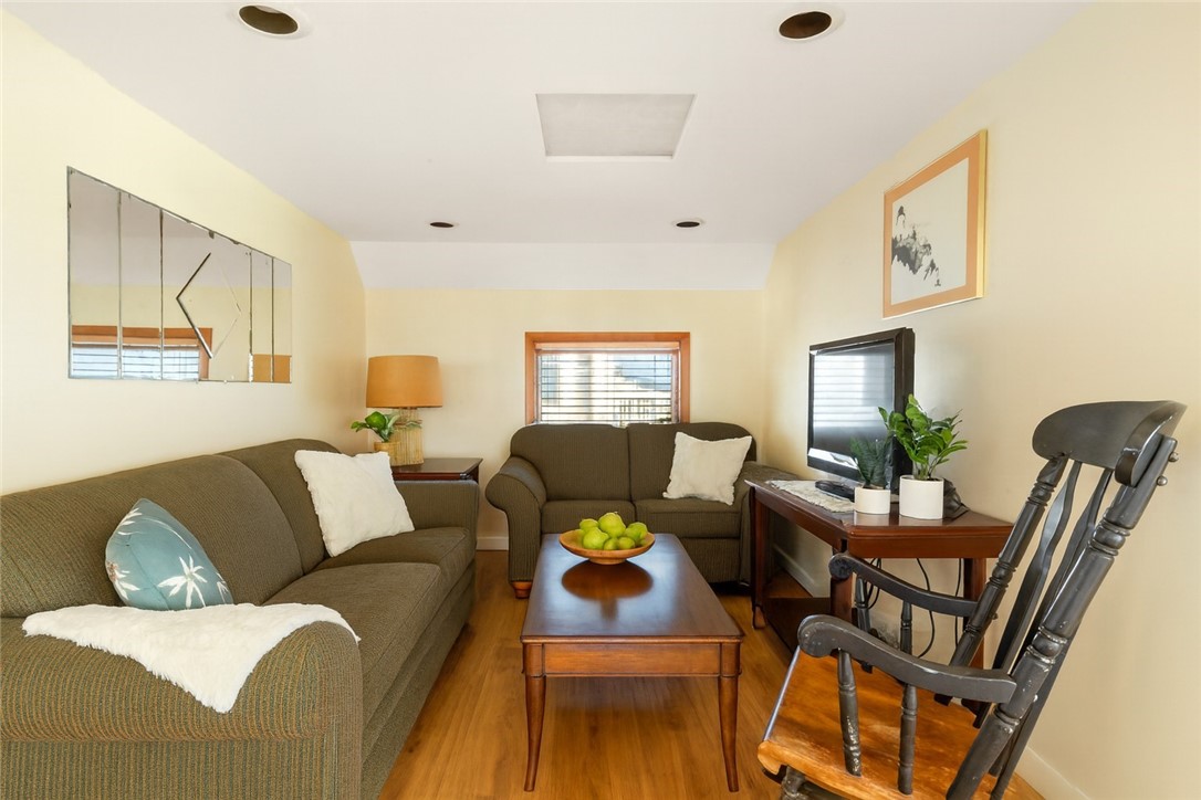 975 Matunuck Beach Road South Kingstown, RI 02879 - Photo 18 of 35