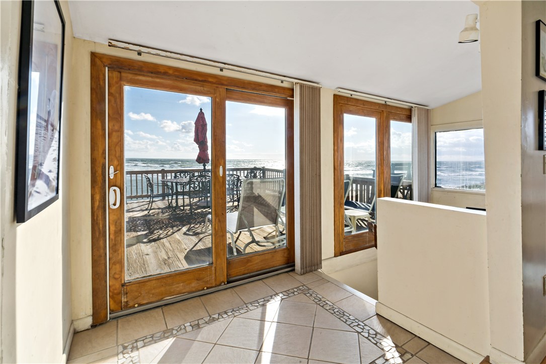 975 Matunuck Beach Road South Kingstown, RI 02879 - Photo 21 of 35