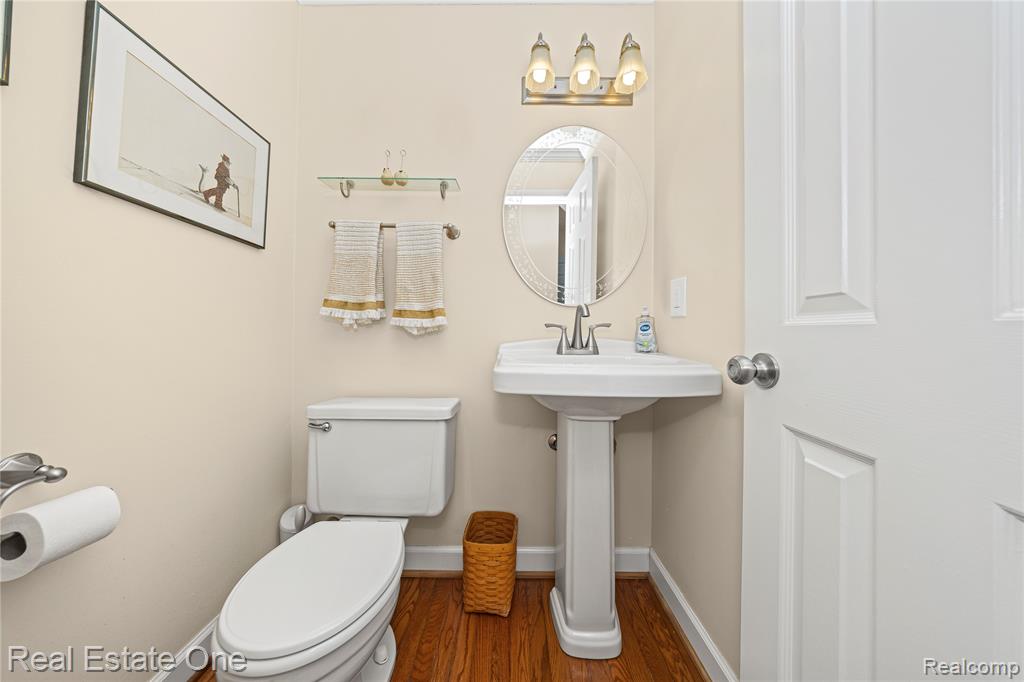 36241 Fredericksburg Road Farmington Hills, MI 48331 - Photo 20 of 48
