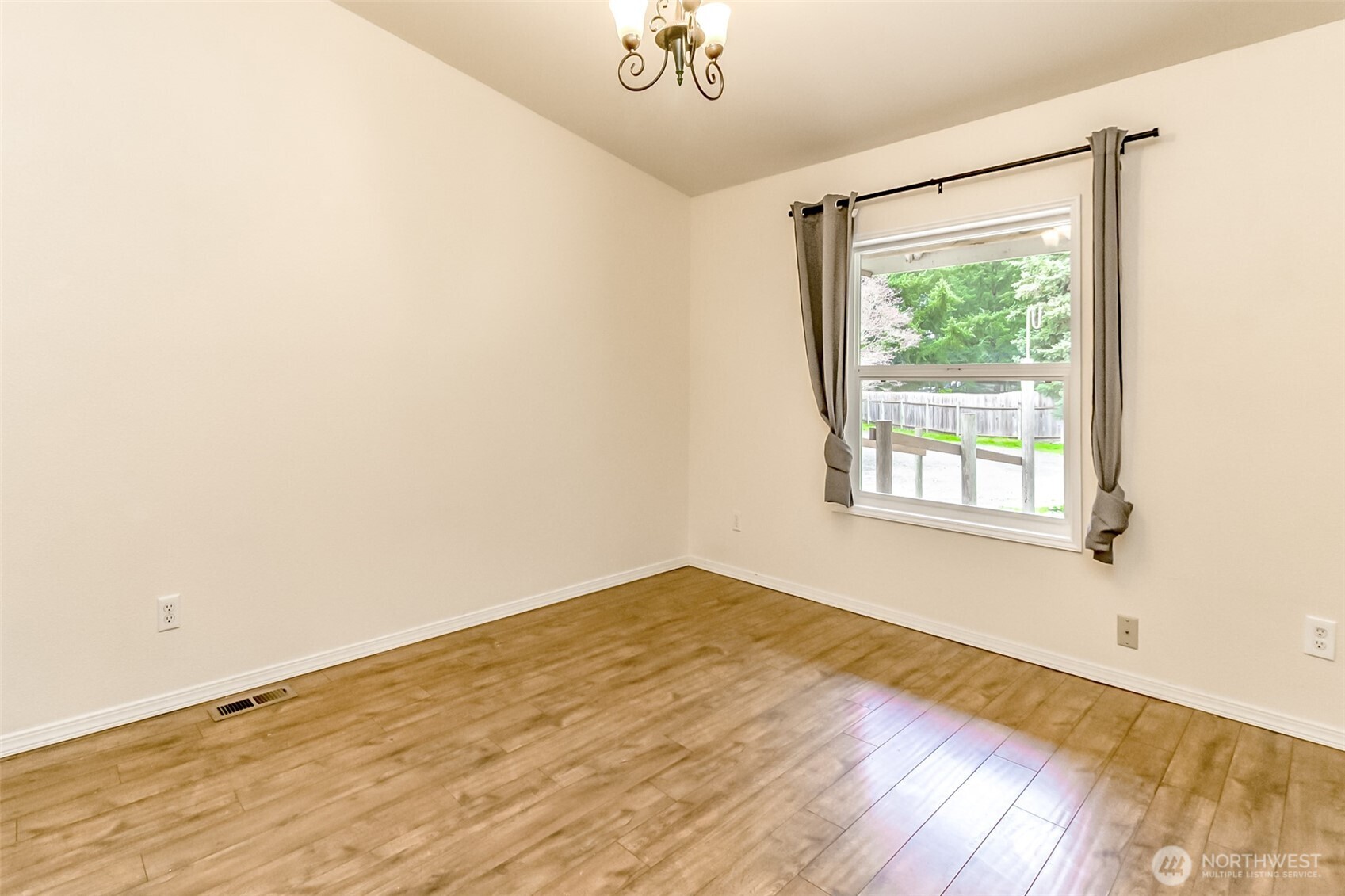 10813 Vail Road Southeast Yelm, WA 98597 - Photo 12 of 39 Gallery Image 12