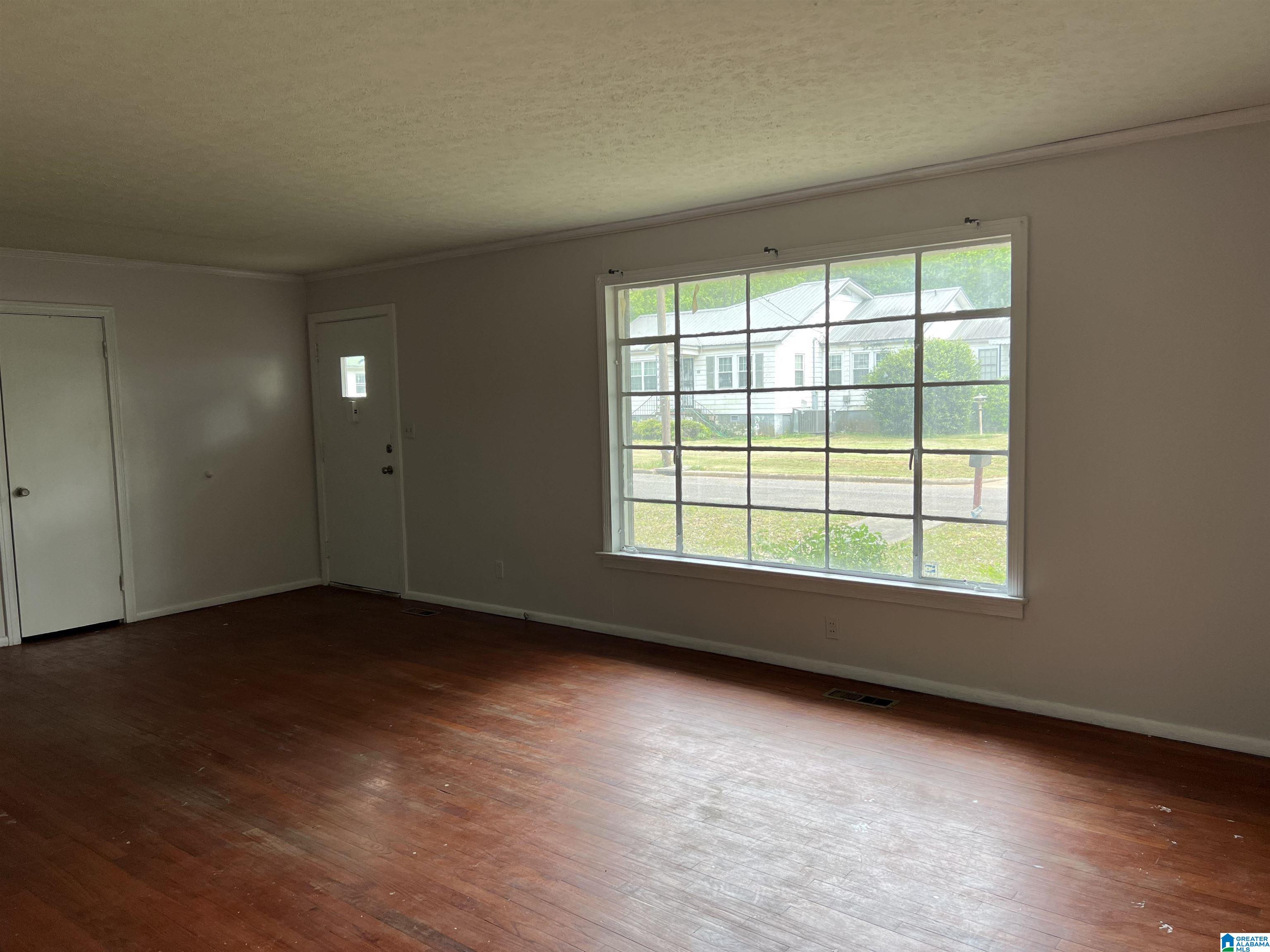211 Sunset Drive Talladega, AL 35160 - Photo 5 of 21
