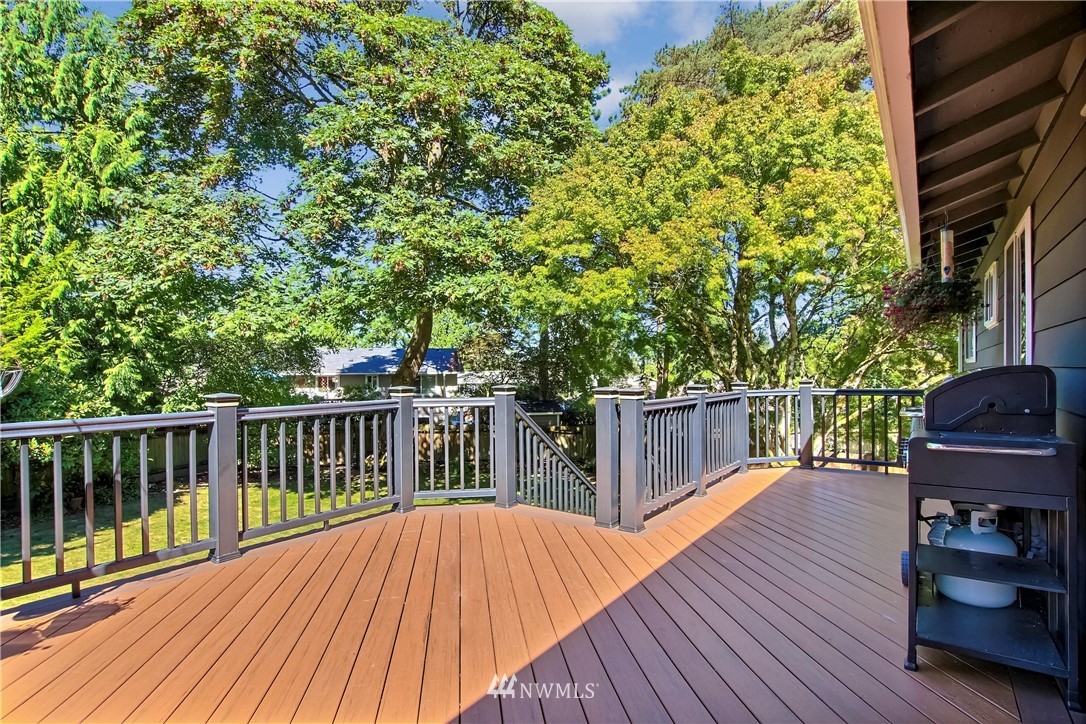 509 223rd Street Southwest Bothell, WA 98021 - Photo 28 of 39 a view of balcony with wooden floor and seating space