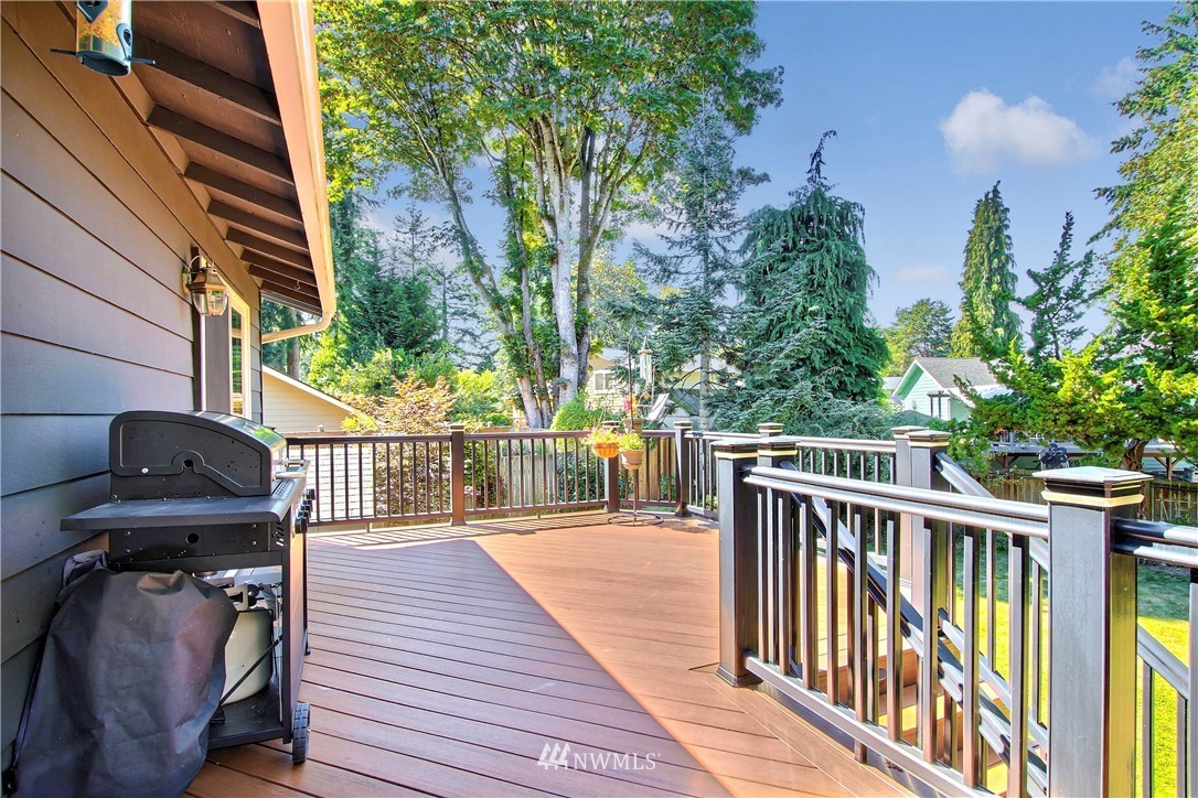 509 223rd Street Southwest Bothell, WA 98021 - Photo 32 of 39 a view of balcony with wooden floor and seating space