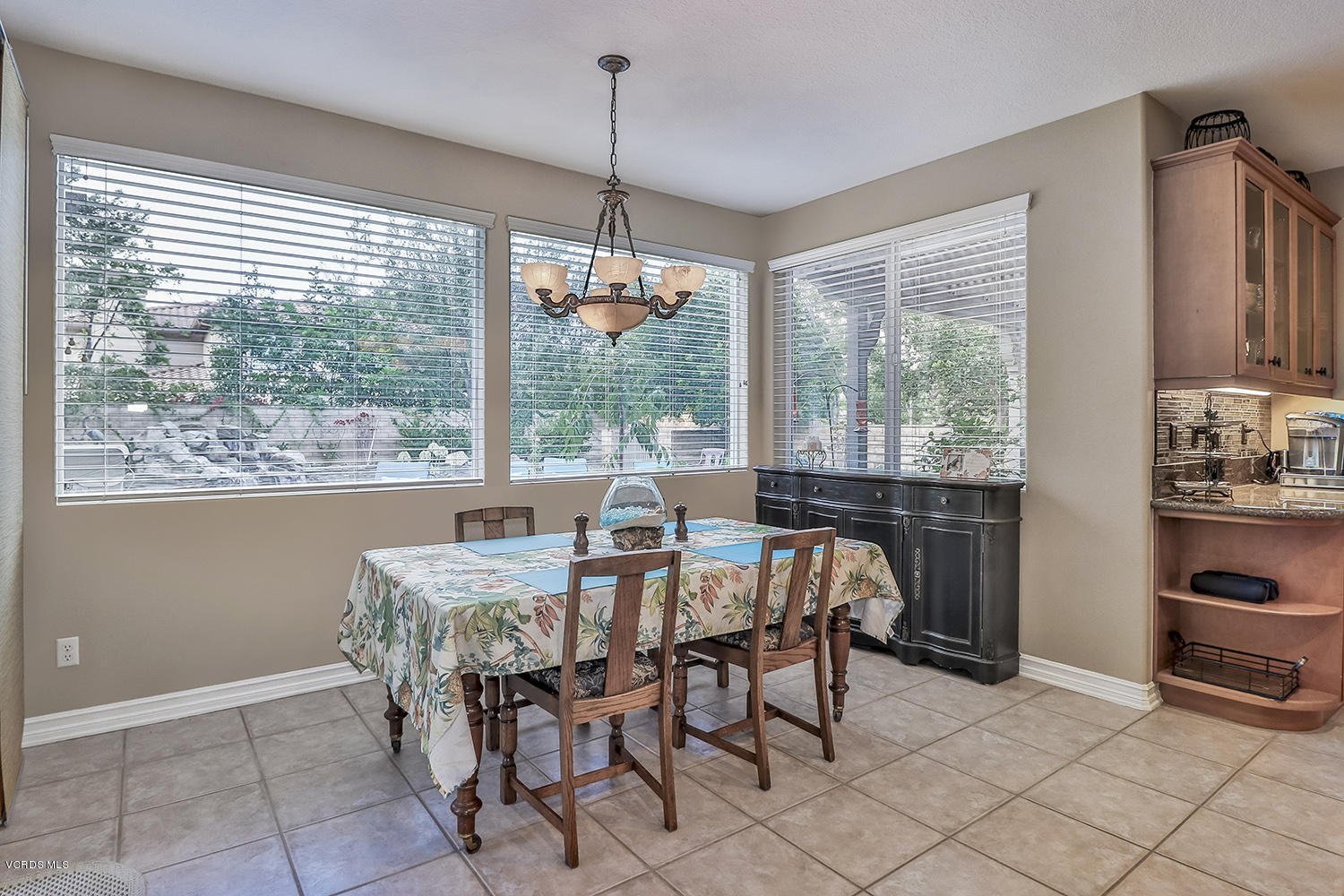 649 Noble Road Simi Valley, CA 93065 - Photo 18 of 70 gKitchen8