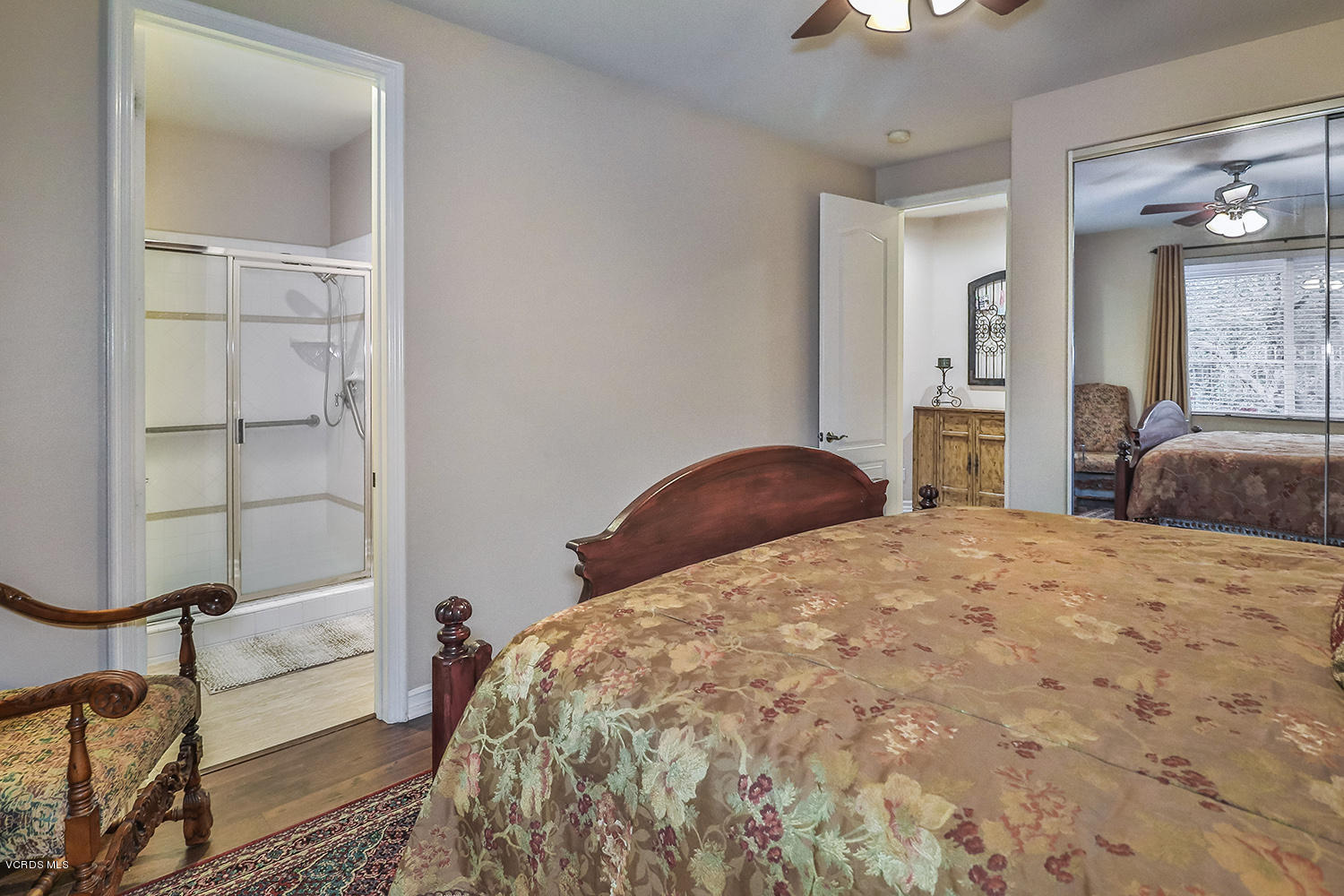 649 Noble Road Simi Valley, CA 93065 - Photo 27 of 70 iGuest Ensuite2