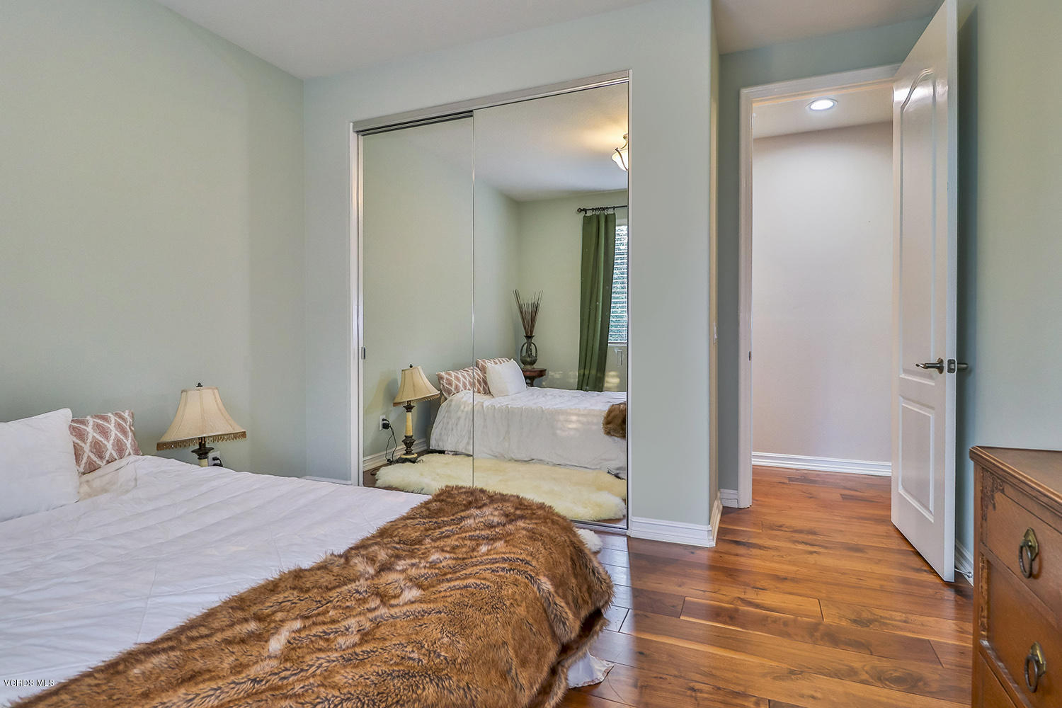 649 Noble Road Simi Valley, CA 93065 - Photo 43 of 70 oBedroom4-2