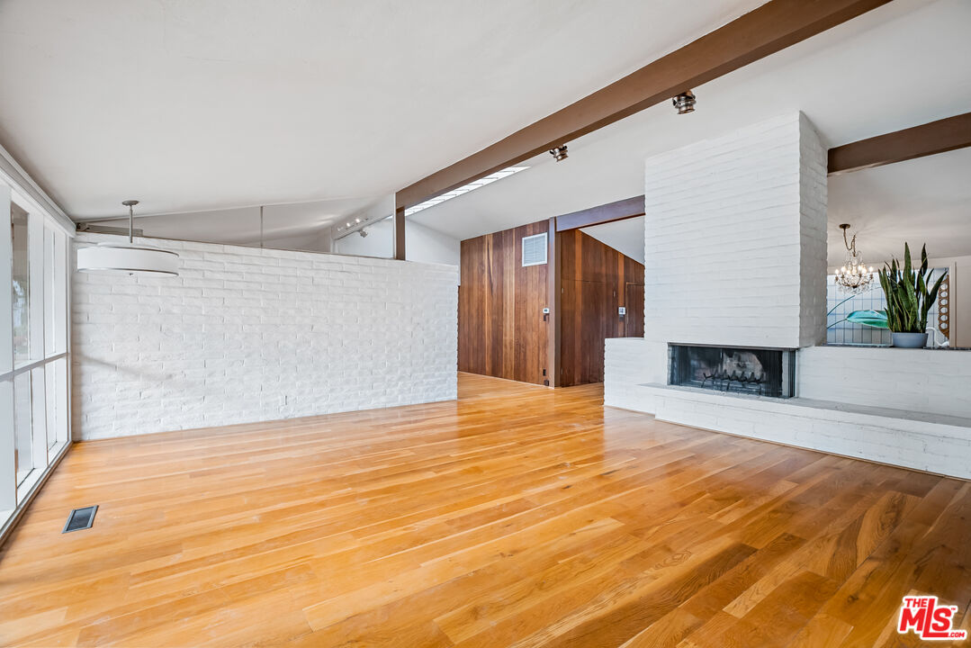 2255 Stradella Road Los Angeles, CA 90077 - Photo 4 of 33 a view of an empty room