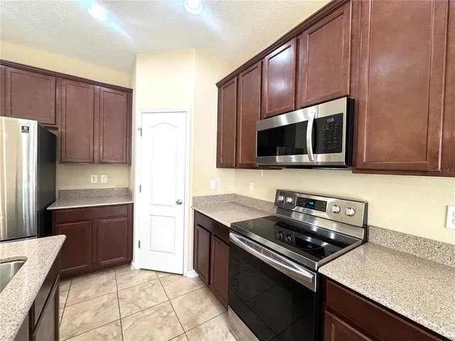 $2,099 | 215 Lakeshore Drive, Davenport, FL 33837