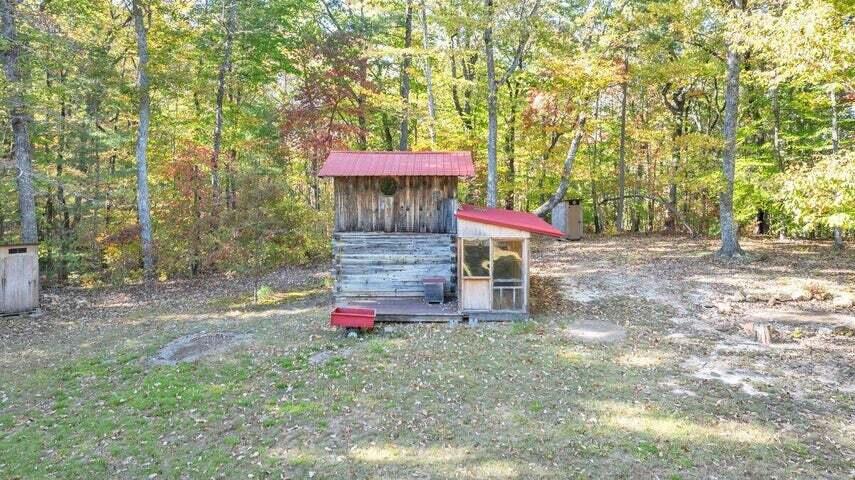 0 Six Mile Post Road Callaway, VA 24067 - Photo 26 of 73 a backyard of a house with table and chairs