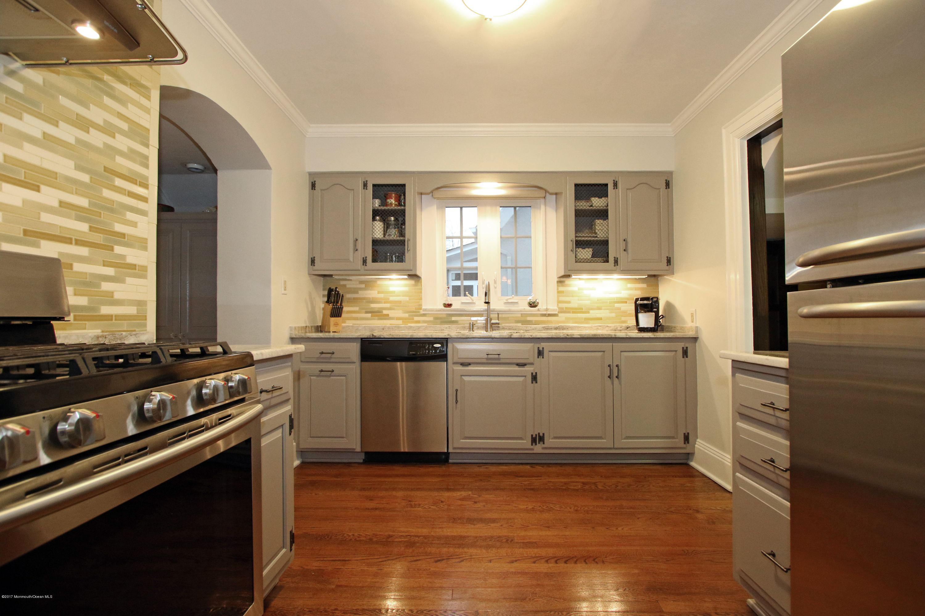 284 River Road Red Bank, NJ 07701 - Photo 12 of 37 IMG_9664a