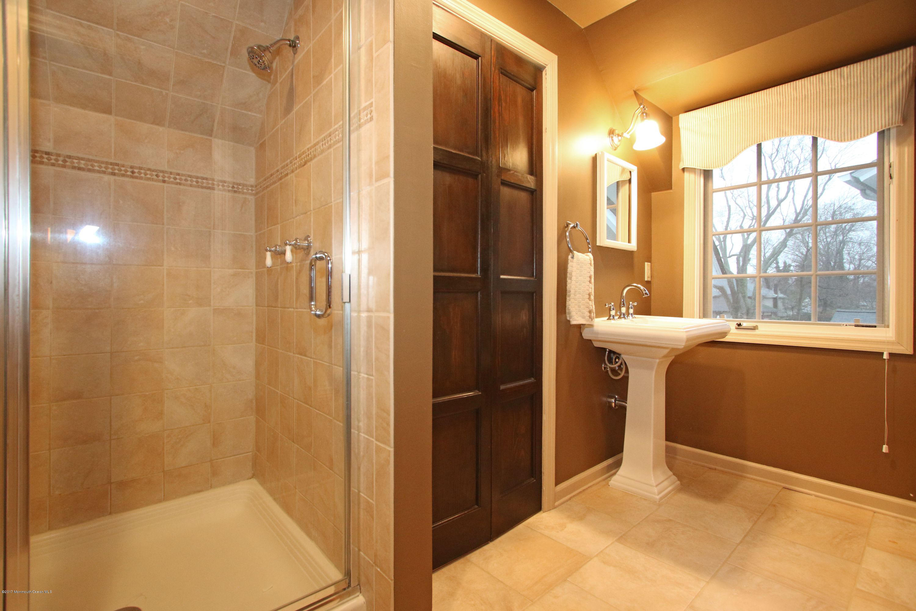 284 River Road Red Bank, NJ 07701 - Photo 35 of 37 IMG_9703a