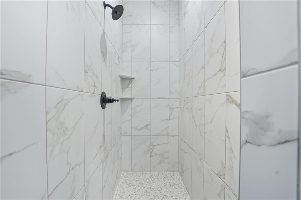 2775 Southwest 11th Terrace Lee's Summit, MO 64081 - Photo 10 of 38