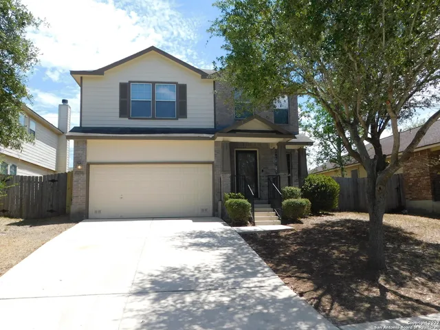 $1,800 | 10386 Oakwood Crest, San Antonio, TX 78245