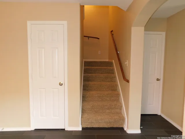 $1,800 | 10386 Oakwood Crest, San Antonio, TX 78245