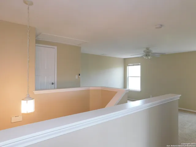 $1,800 | 10386 Oakwood Crest, San Antonio, TX 78245