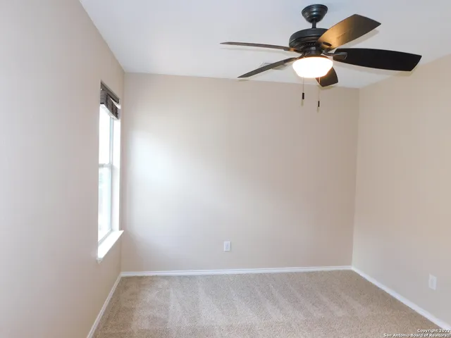 $1,800 | 10386 Oakwood Crest, San Antonio, TX 78245