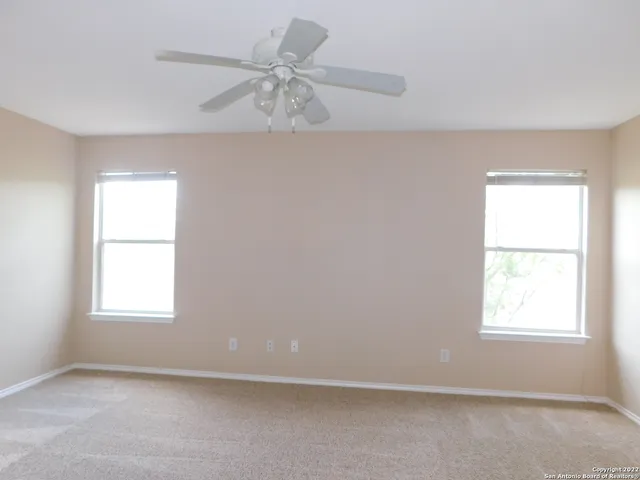 $1,800 | 10386 Oakwood Crest, San Antonio, TX 78245