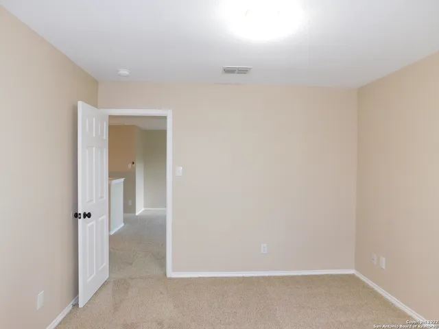 $1,800 | 10386 Oakwood Crest, San Antonio, TX 78245