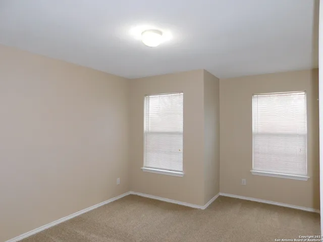 $1,800 | 10386 Oakwood Crest, San Antonio, TX 78245