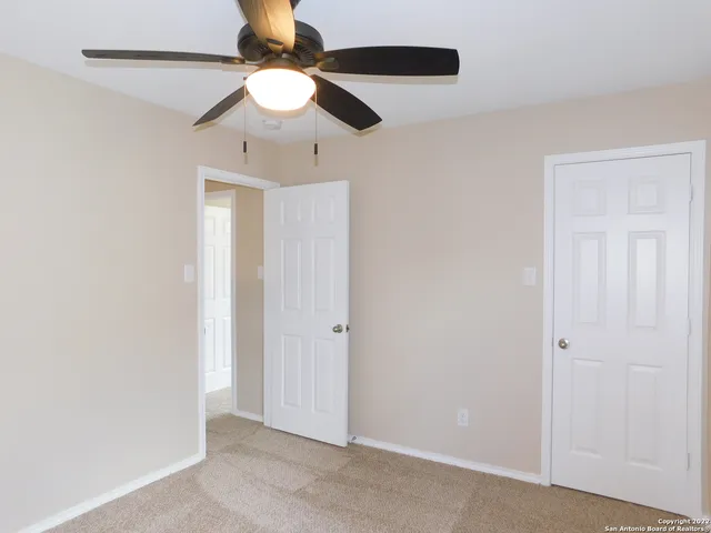 $1,800 | 10386 Oakwood Crest, San Antonio, TX 78245