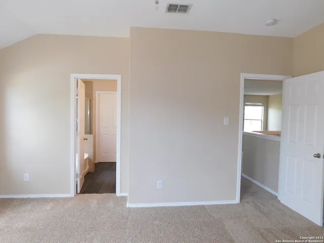 $1,800 | 10386 Oakwood Crest, San Antonio, TX 78245