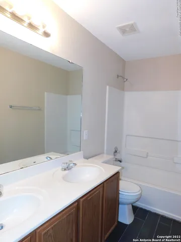 $1,800 | 10386 Oakwood Crest, San Antonio, TX 78245