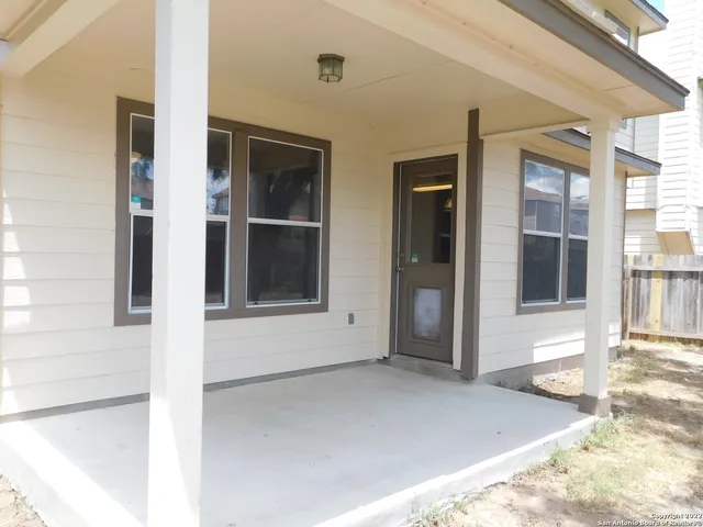 $1,800 | 10386 Oakwood Crest, San Antonio, TX 78245