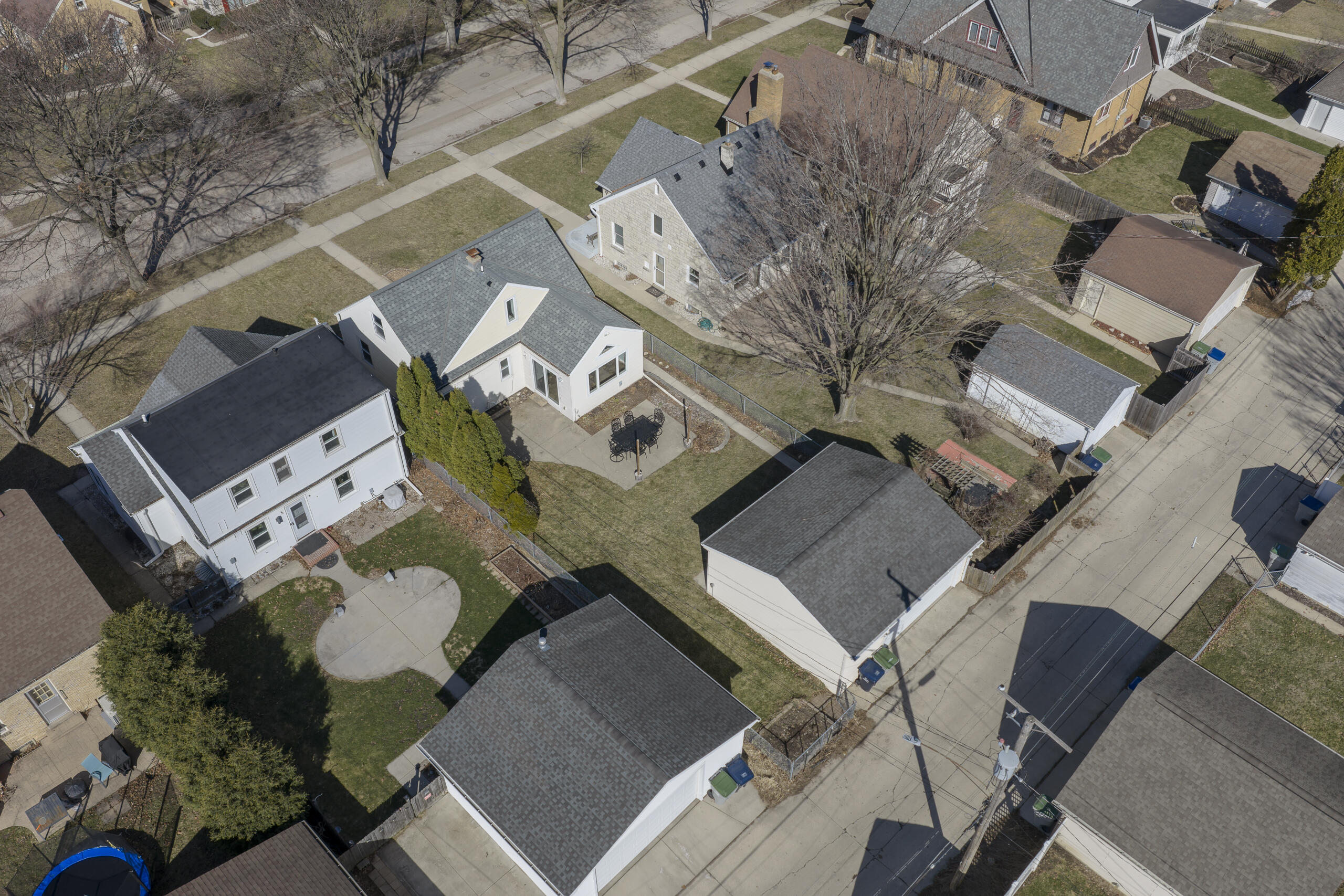 2924 North 79th Street Milwaukee, WI 53222 - Photo 29 of 36 27