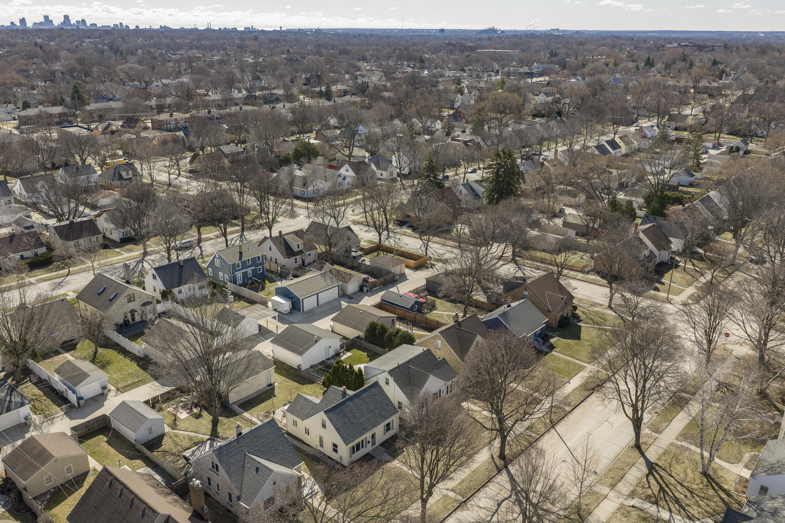 2924 North 79th Street Milwaukee, WI 53222 - Photo 30 of 36 28