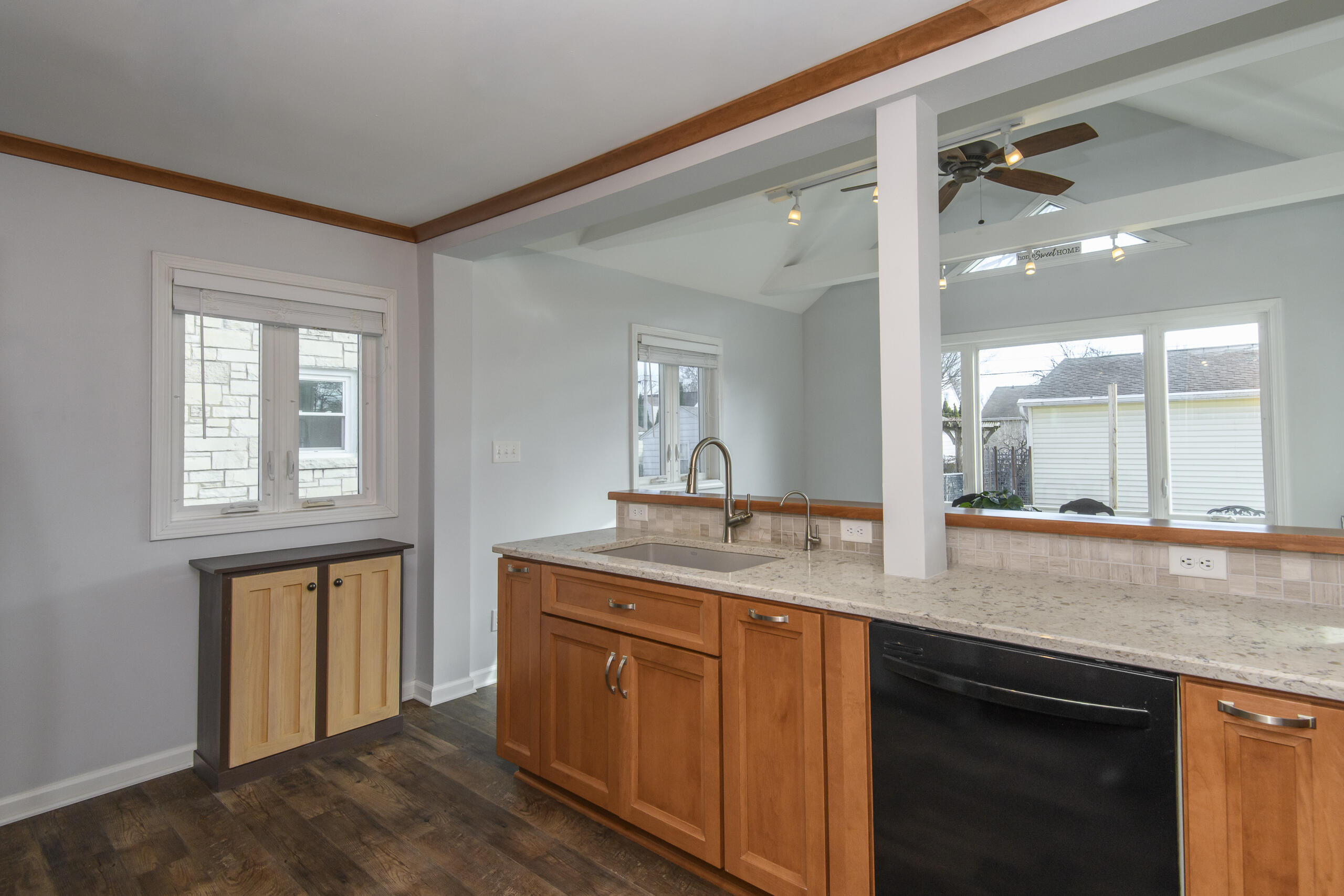 2924 North 79th Street Milwaukee, WI 53222 - Photo 5 of 36 5