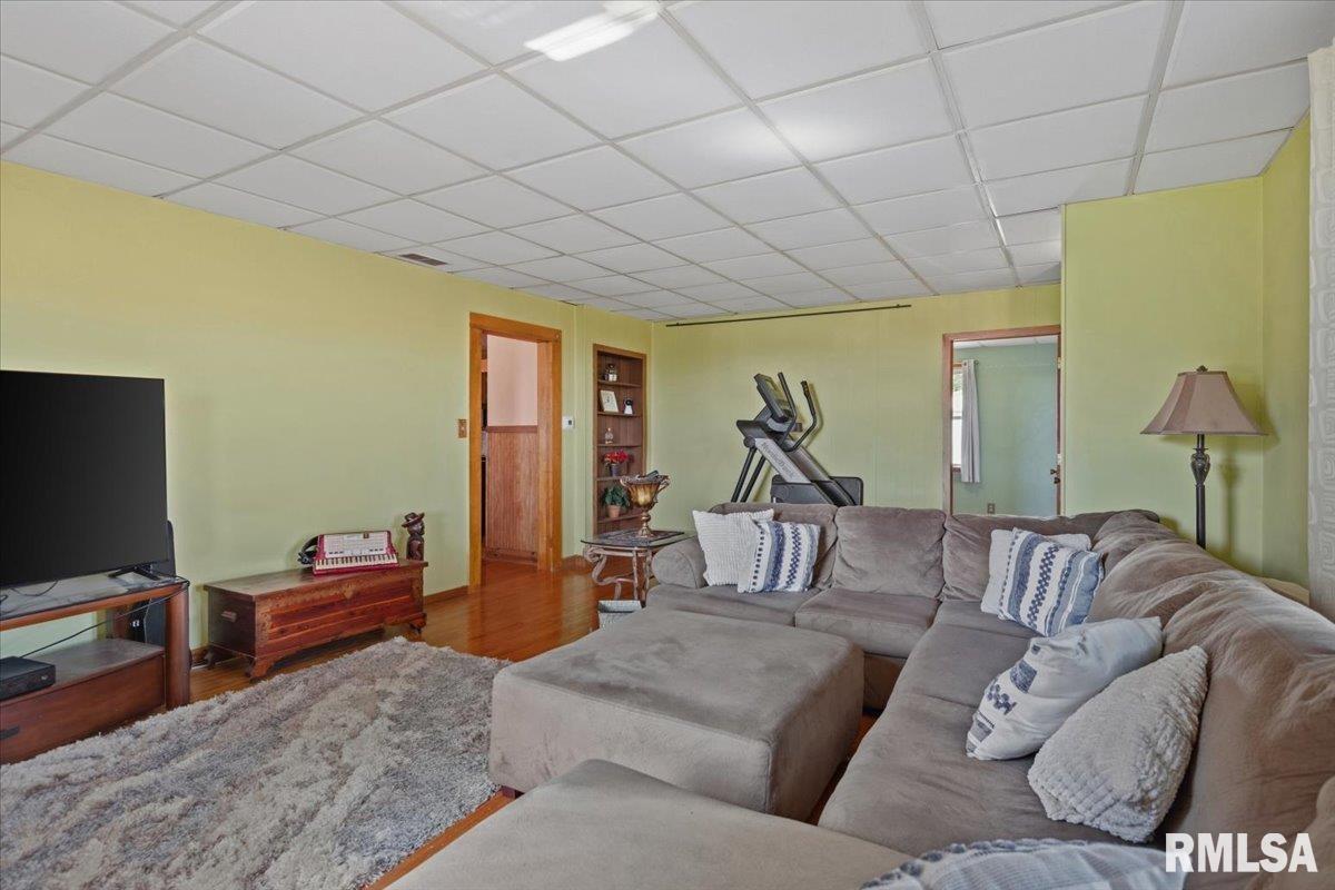 8441 Thomas Road Rochester, IL 62563 - Photo 10 of 77 Gallery Image 10