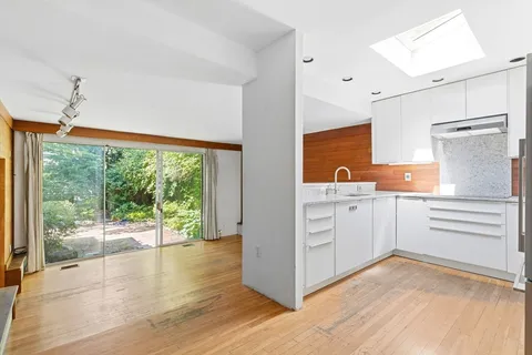 $1,300,000 | 410 Franklin Street, Cambridge, MA 02139