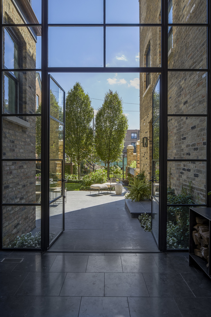 2026 North Kenmore Avenue Chicago, IL 60614 - Photo 35 of 56