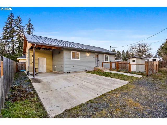 $310,000 | 1907 Willow Street, Sweet Home, OR 97386