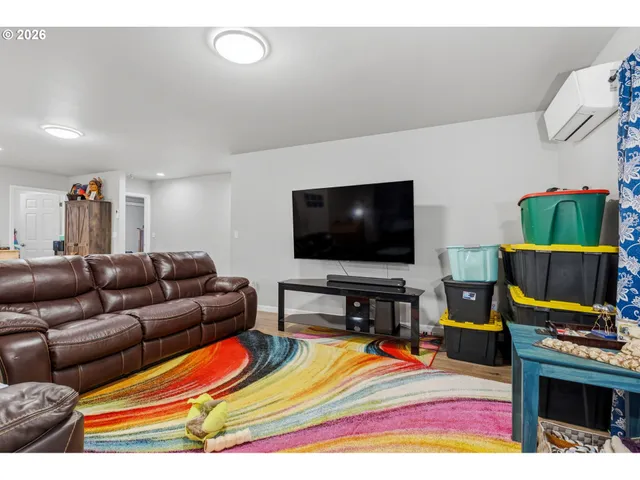 $310,000 | 1907 Willow Street, Sweet Home, OR 97386