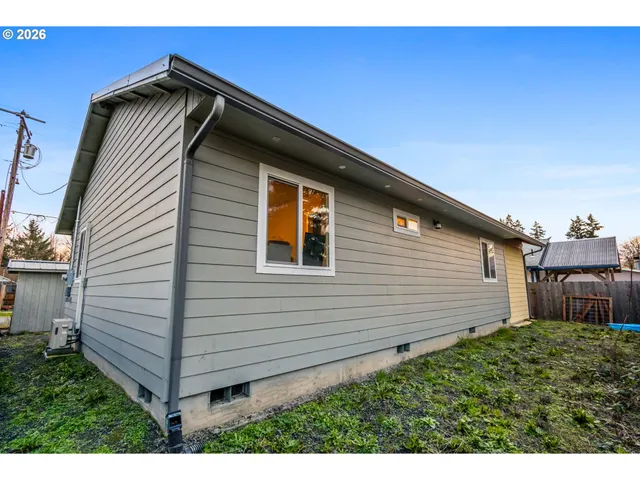 $310,000 | 1907 Willow Street, Sweet Home, OR 97386