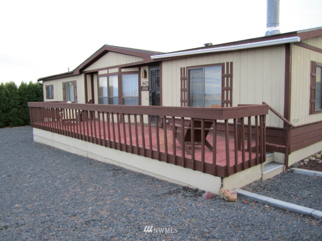 8673 Harris Road Northeast Moses Lake, WA 98837 - Photo 3 of 23 Gallery Image 3