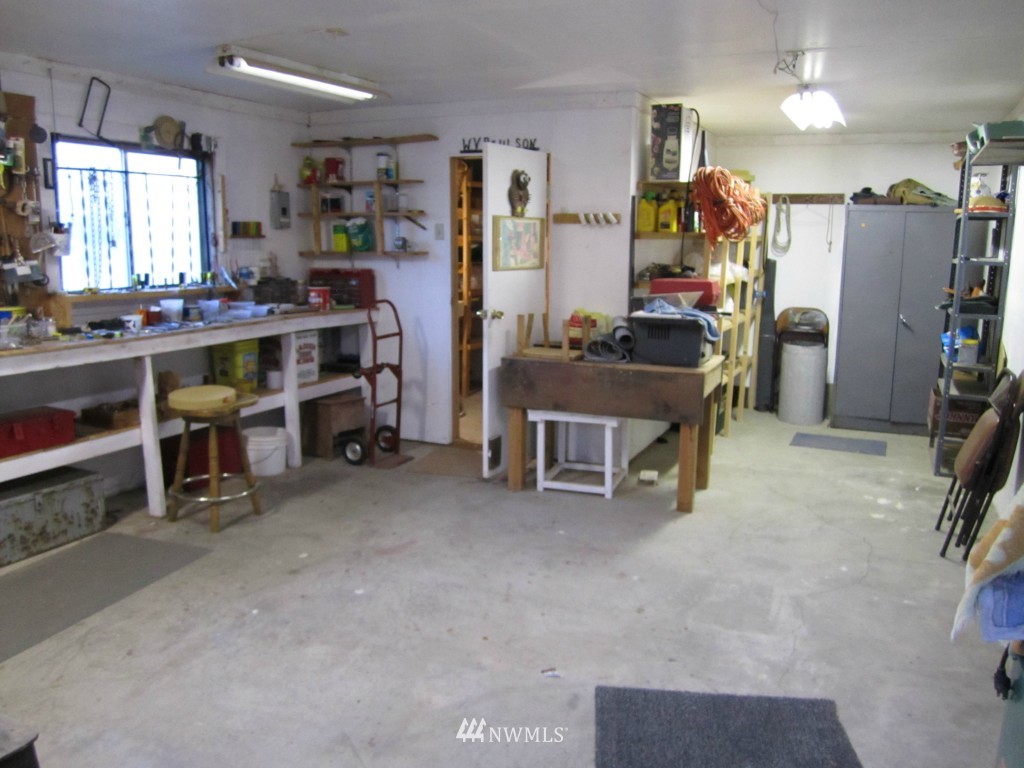 8673 Harris Road Northeast Moses Lake, WA 98837 - Photo 6 of 23 Gallery Image 6