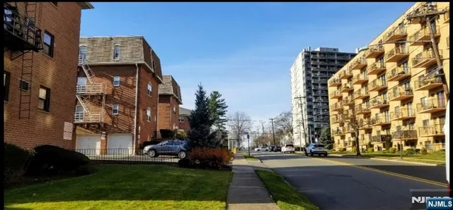 $330,000 | 218 Prospect Avenue, Unit 3C, Hackensack, NJ 07601