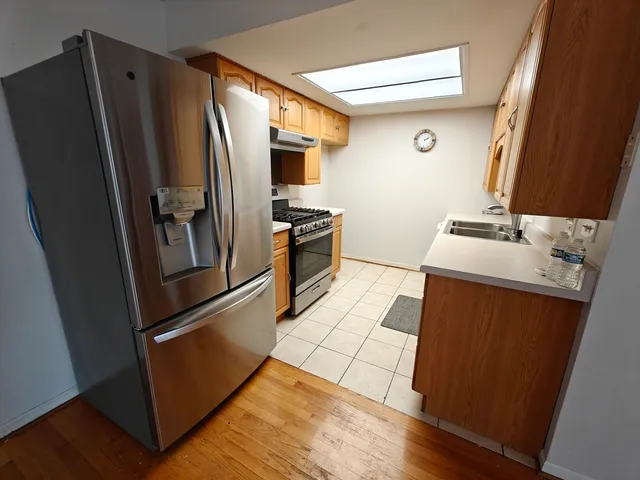 $2,575 | 1410 Whispering Springs Circle, Palatine, IL 60074