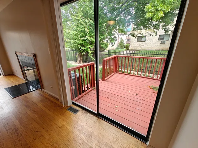 $2,575 | 1410 Whispering Springs Circle, Palatine, IL 60074