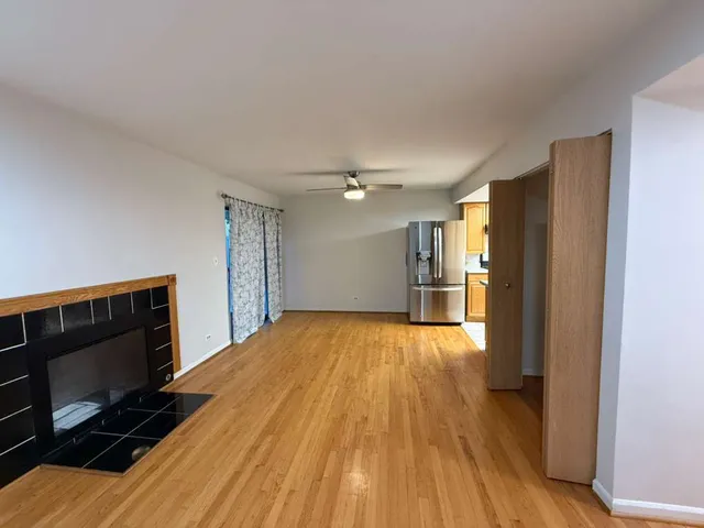 $2,575 | 1410 Whispering Springs Circle, Palatine, IL 60074