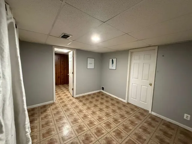 $2,575 | 1410 Whispering Springs Circle, Palatine, IL 60074