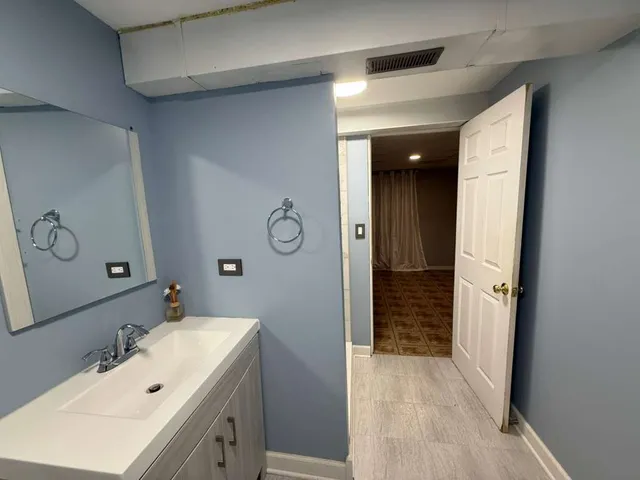 $2,575 | 1410 Whispering Springs Circle, Palatine, IL 60074