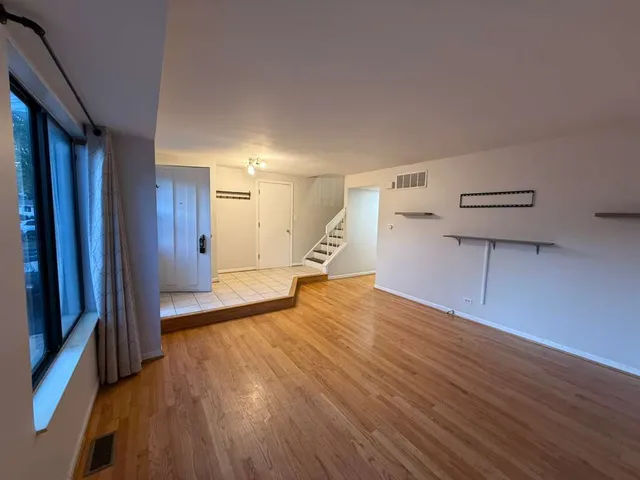 $2,575 | 1410 Whispering Springs Circle, Palatine, IL 60074