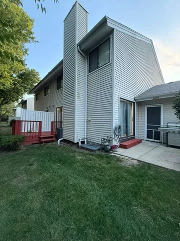 $2,575 | 1410 Whispering Springs Circle, Palatine, IL 60074